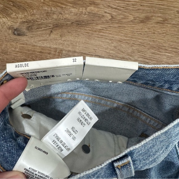 Agolde Vintage High Rise Flare Jeans in Clamour - Picture 9 of 11